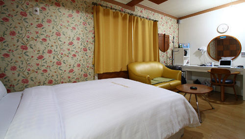 Cherbourg Hotel Cheonan Exterior photo
