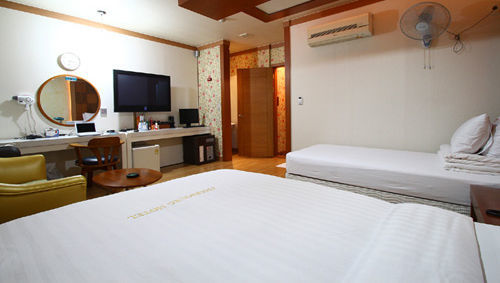 Cherbourg Hotel Cheonan Exterior photo