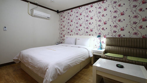 Cherbourg Hotel Cheonan Exterior photo