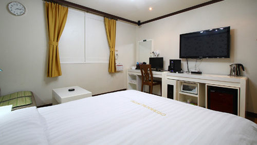Cherbourg Hotel Cheonan Exterior photo