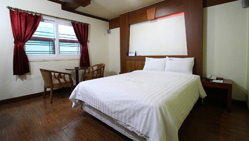 Cherbourg Hotel Cheonan Exterior photo