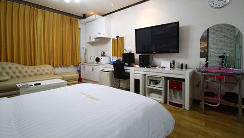 Cherbourg Hotel Cheonan Exterior photo